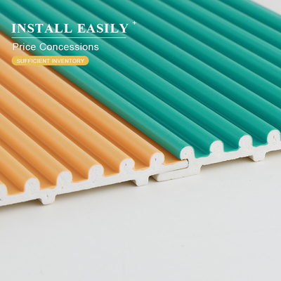 O Co expulsou os painéis de parede compostos plásticos de madeira do PVC 15mm